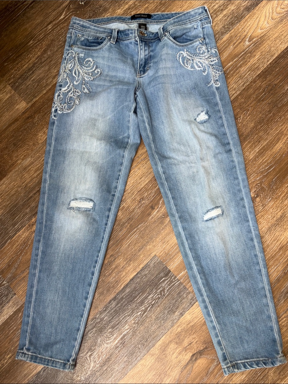 White House Black Market  Embroidered Girlfriend Jeans 6